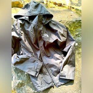 The Northface Men's Sz M 2024 Shell Jacket in Black Medium